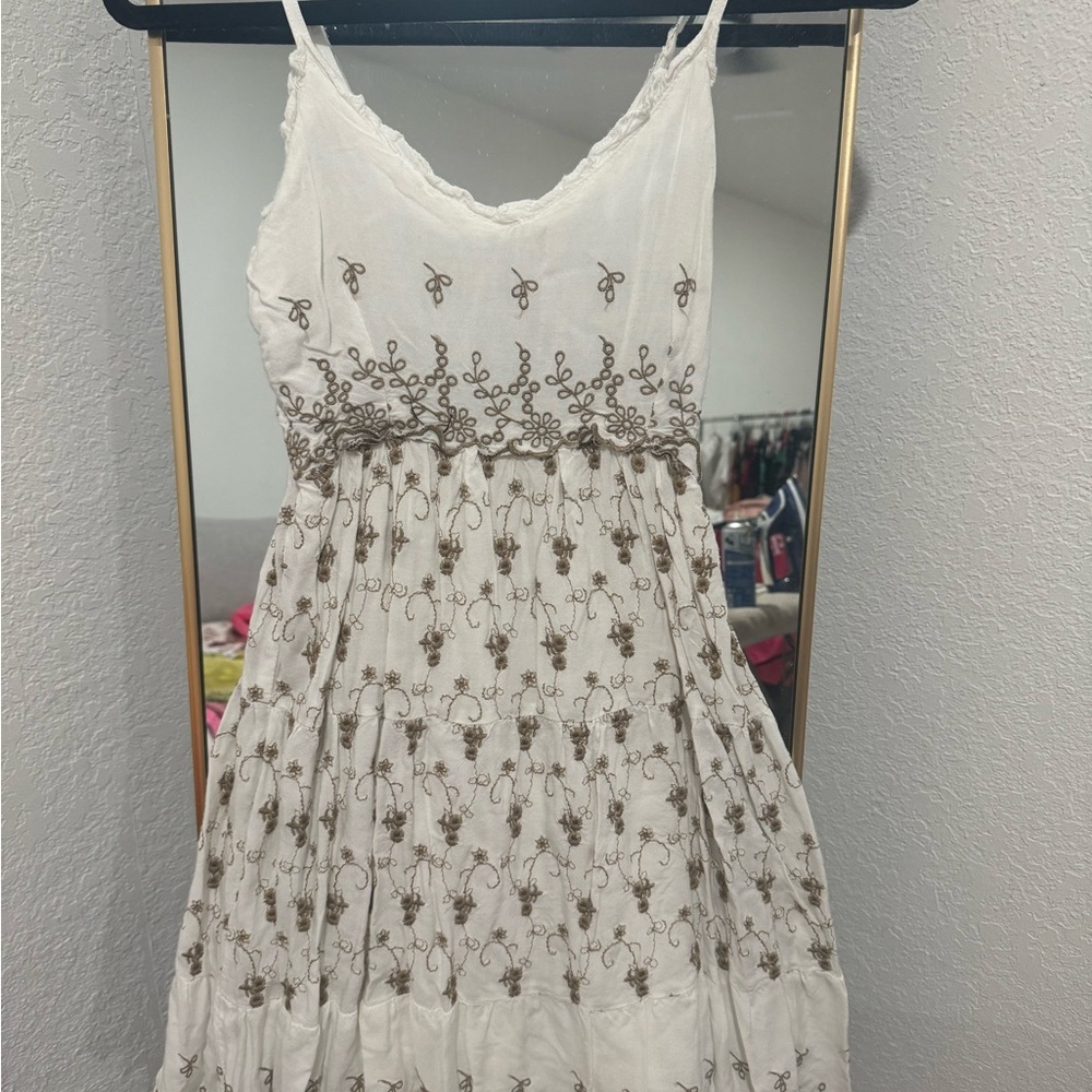 Jessica Simpson White Dress with Brown Embroidery